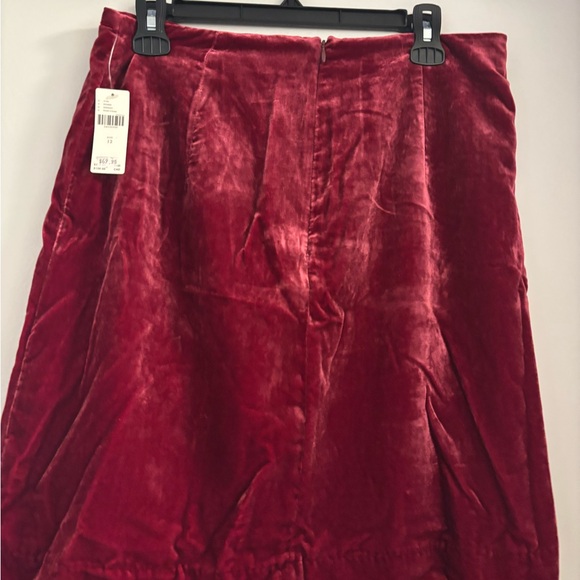 New Anthropologie Burgendy Velvet Mini Skirt W Slit 12 - Picture 3 of 5